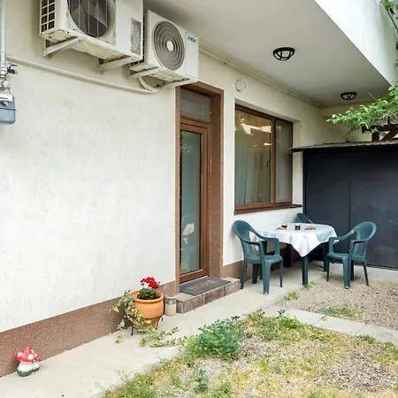 Parter - Terasa & Parcare - Spitalul Fundeni Apartman *