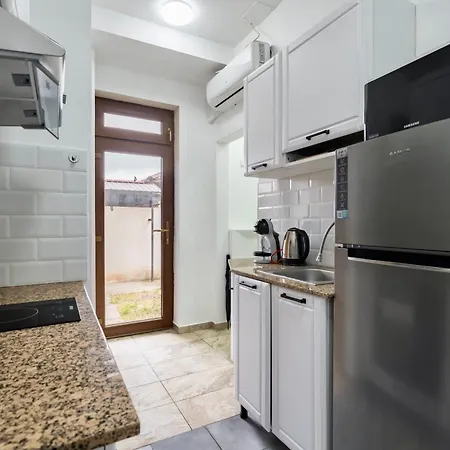 Appartement Parter - Terasa & Parcare - Spitalul Fundeni Boekarest